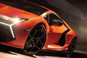 Lamborghini Luncurkan Supercar Hybrid V12 Lamborghini Luncurkan Supercar Hybrid V12
