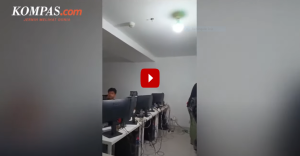 Detik-Detik Penggerebekan Markas Judi Online di Jakarta Barat Detik-Detik Penggerebekan Markas Judi Online di Jakarta Barat